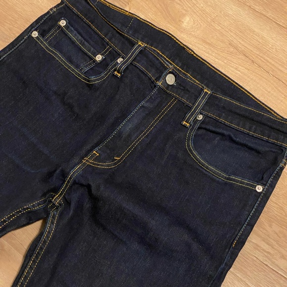 Men’s Levi’s Jeans - Picture 2 of 6